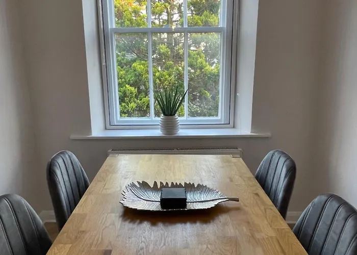 Castle View Apartments - The Hideout
