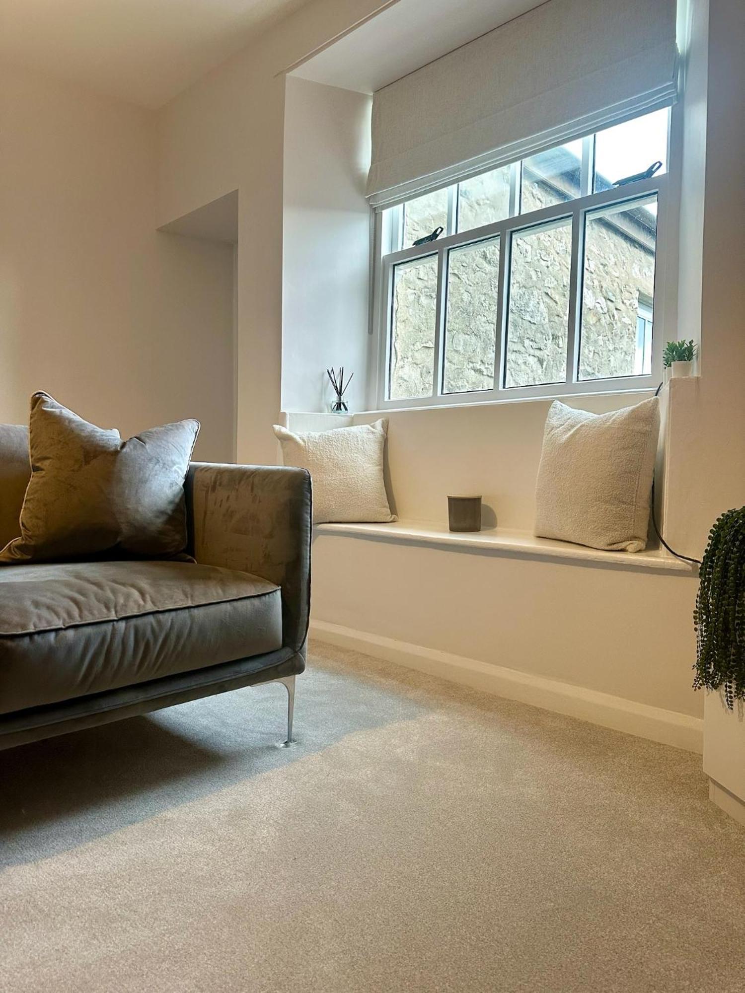 Castle View - The Hideout Apartment *